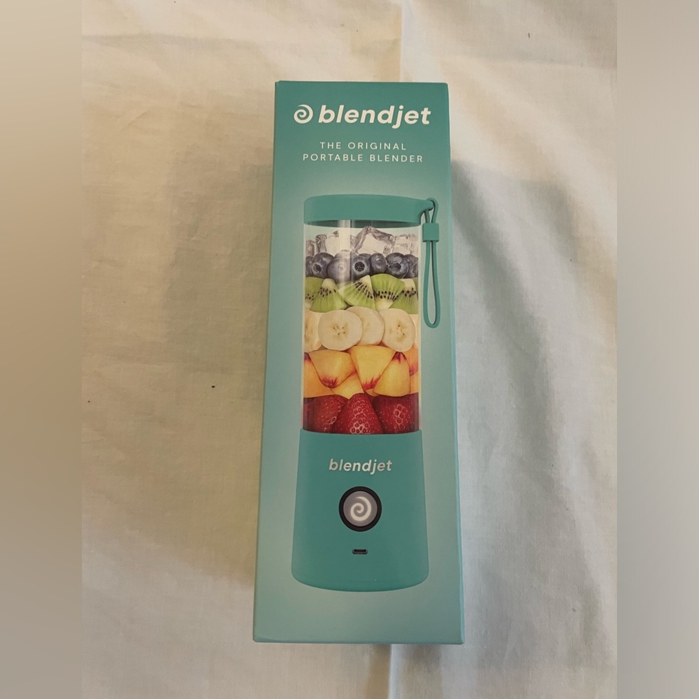 NIB Blendjet 2